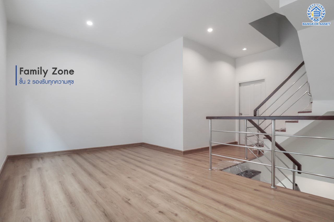 บ้านมือสองตกแต่งใหม่ ม.นนทรีเพลส พระราม5-นครอินทร์ ทาวน์โฮม 3 ชั้น เนื้อที่ 19.5 ตร.ว. ฟังก์ชัน 3 ห้องนอน 3 ห้องน้ำ 2 ที่จอดรถ พร้อม Living Room กว้างขวาง เดินทางสะดวก เข้า-ออกได้หลายเส้นทาง ทั้ง ถ.ราชพฤกษ์ และ ถ.ติวานนท์ ใกล้ทางด่วน "ศรีรัช" และรถไฟฟ้า "สถานีแยกติวานนท์"